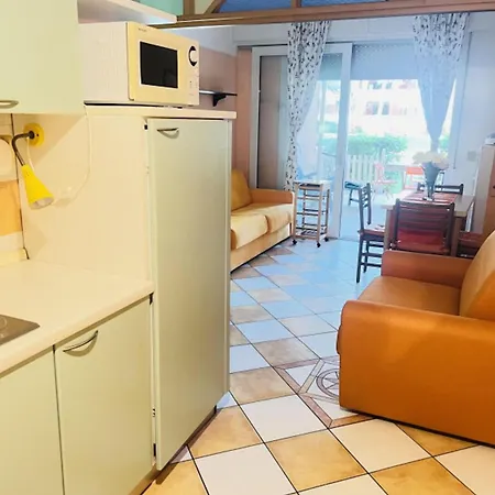 With Direct Access To The Pool Apartment *