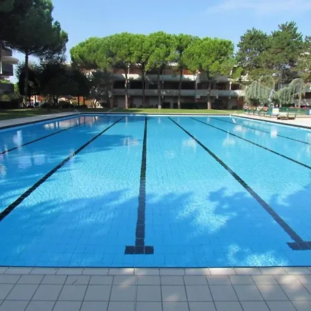 With Direct Access To The Pool 公寓 *
